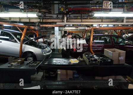 Togliatty, Region Samara, Russland - Dezember 13, 2007: Fließband der Lada Autos Factory Avtovaz Stockfoto