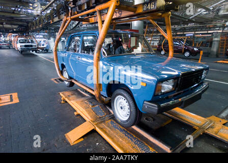 Togliatty, Region Samara, Russland - Dezember 13, 2007: Fließband der Lada Autos Factory Avtovaz Stockfoto