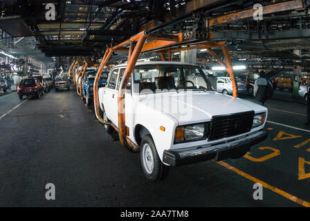 Togliatty, Region Samara, Russland - Dezember 13, 2007: Fließband der Lada Autos Factory Avtovaz Stockfoto