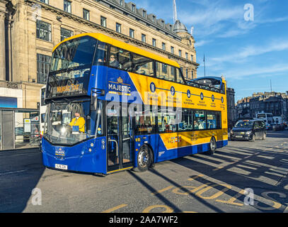 Edinburgh Sightseeing Bus Majestic Tour in der Princes Street Edinburgh Schottland Großbritannien Stockfoto