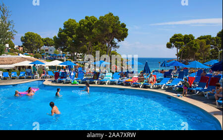 Pool des Hotel Inturotel Cala Esmeralda, Cala D'Or, Mallorca, Balearen, Spanien Stockfoto