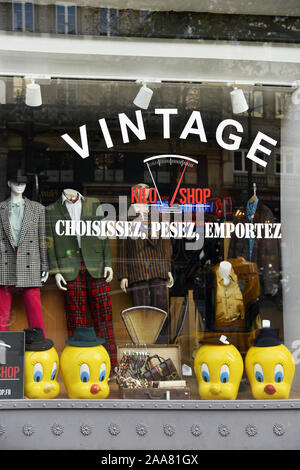 Vintage Kleidung Shop - Paris - Frankreich Stockfoto