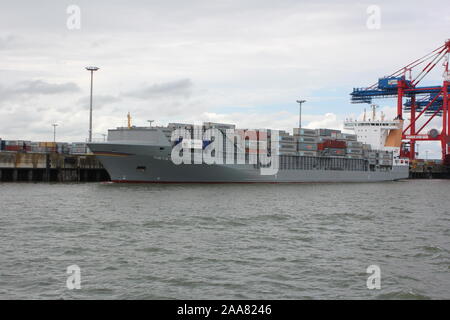 Containerschiff THETIS D günstig in Wilhelmshaven, Deutschland Stockfoto