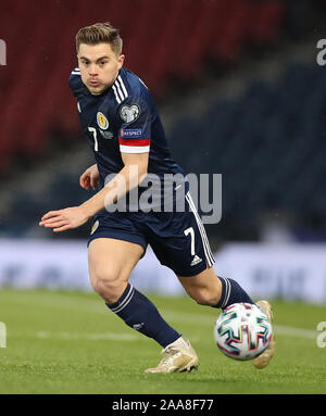 Schottlands James Forrest in Aktion während der Europameisterschaft 2020 qualifizieren im Hampden Park in Glasgow. Stockfoto