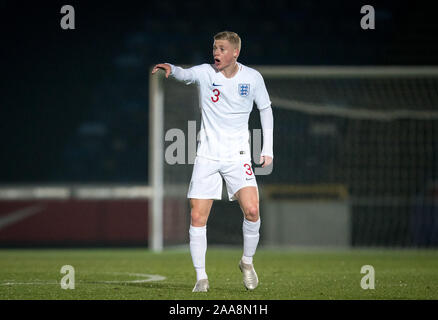 High Wycombe, UK. Nov, 2019 19. Alex Cochrane (Brighton & Hove Albion) von England U20 während der internationalen Match zwischen England U20 und U21 im Adams Island Park, High Wycombe, England am 19. November 2019. Foto von Andy Rowland. Credit: PRiME Media Images/Alamy leben Nachrichten Stockfoto