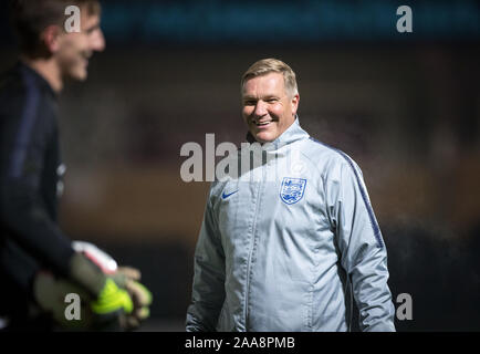 High Wycombe, UK. Nov, 2019 19. England U20 Torwarttrainer Chris Woods während der internationalen Match zwischen England U20 und U21 im Adams Island Park, High Wycombe, England am 19. November 2019. Foto von Andy Rowland. Credit: PRiME Media Images/Alamy leben Nachrichten Stockfoto