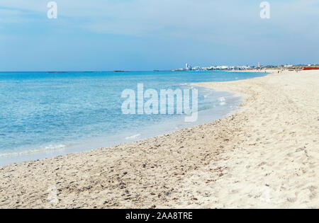 Strand in der Nähe von Torre San Giovanni zwischen Gallipoli Leuca, Salento, Apulien, Italien. Stockfoto