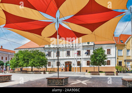 Das Rathaus (Varoshaza) wurde im Jahr 1769 nach den Plänen von Christoph Hofstaedter, Keszthely, Zala county, West Transdanubien, Ungarn, Europa gebaut Stockfoto