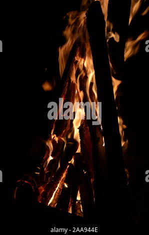 Feuer auf schwarzem Hintergrund Stockfoto