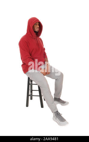 Eine Nahaufnahme Bild eines afrikanischen amerikanischen Jungen Mann mit dem Burgund Hoody mit Bart, auf weißem Hintergrund Stockfoto