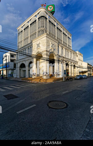 Historische Kasikorn Bank Gebäude, Phuket Town, Thailand Stockfoto