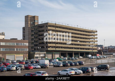 Moat Lane Parkplatz im Zentrum von Birmingham ist ein Beispiel für eine brutalist design Gebäude Stockfoto