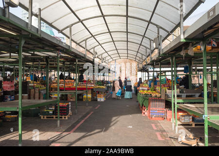 Die stierkampfarena von offenen Märkten in Edgbaston Street, Birmingham, die Obst und Gemüse verkauft Stockfoto