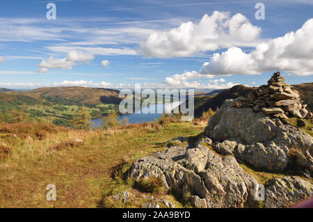 Ullswater vom Cairn gesehen auf dem Gipfel von Glenridding Dodd Stockfoto