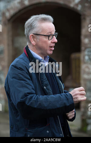 Unter einem EMBARGO BIS 17:30 Heute (20. NOVEMBER 2019) Glasgow, UK. Nov, 2019 20. Bild: Michael Gove MP - Kanzler des Herzogtums Lancaster. Herr Gove wird gesehen, Campaigning in Schottland der Tories stimmen für die Bundestagswahl am 12. Dezember zu sichern. Credit: Colin Fisher/Alamy leben Nachrichten Stockfoto