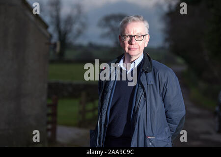 Unter einem EMBARGO BIS 17:30 Heute (20. NOVEMBER 2019) Glasgow, UK. Nov, 2019 20. Bild: Michael Gove MP - Kanzler des Herzogtums Lancaster. Herr Gove wird gesehen, Campaigning in Schottland der Tories stimmen für die Bundestagswahl am 12. Dezember zu sichern. Credit: Colin Fisher/Alamy leben Nachrichten Stockfoto