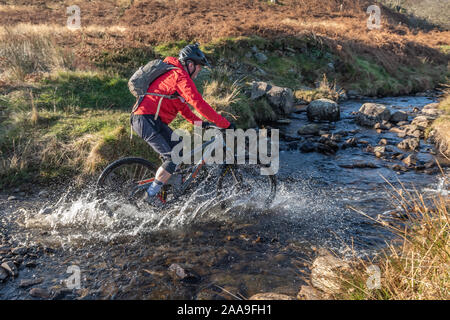 Mountainbiken in kentmere Cumbria Stockfoto