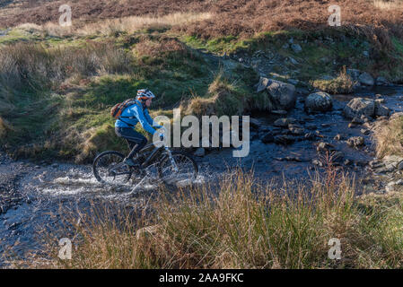 Mountainbiken in kentmere Cumbria Stockfoto