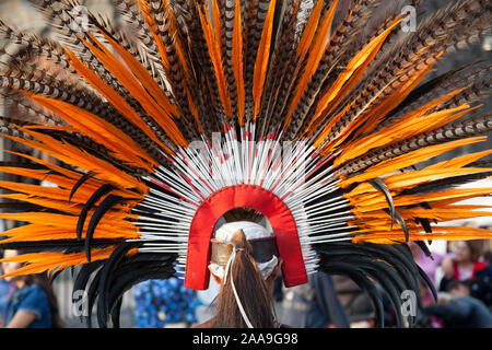 Traditioneller aztekischer Schamane, Plaza de la Constitución, Mexiko-Stadt Stockfoto