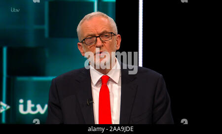 Broadcast-TV Video Capture, Vereinigtes Königreich. Nov, 2019 19. Der Führer der Jeremy Corbyn und Premierminister Boris Johnson Debatte live auf ITV heute abend als Teil der allgemeinen Wahlkampagne 2019. Datum: 20191119 - Kreditkarten: Equinox Licensing Ltd./Alamy leben Nachrichten Stockfoto