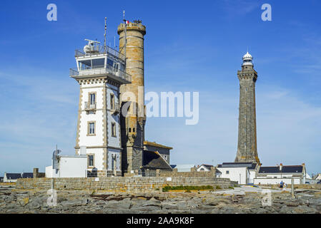 Semaphore, alten Turm Vieille Tour und die Leuchttürme Phare de Penmarc'h und Phare d'Eckmühl an der Pointe de Penmarch, Finistère, Bretagne, Frankreich Stockfoto