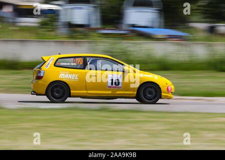 KOCAELI, Türkei - 28. JULI 2019: Osman Yilmaz Antriebe VW Polo TDI während der türkischen Touring Car Championships. Stockfoto