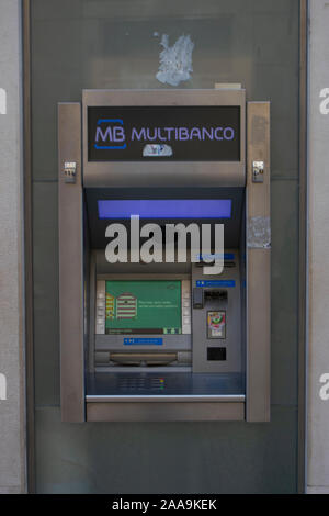 Multibanco ATM in Coimbra Portugal Stockfoto