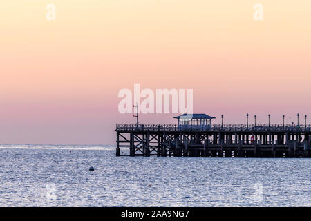 Dämmerung morgen im viktorianischen Pier Swanage, Dorset, Großbritannien Stockfoto