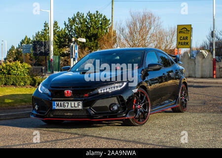 2017 schwarzer Honda Civic GT Type R VTEC; Fahrzeug in Southport, Merseyside. North-West Supercar Show Event wie Autos, Sport, Coupés, Roadster, Supercars, Hypercars, Rennwagen, exotische Autobesitzer und Super-SUVs, kommen im Küstenort an einem warmen Frühlingstag. Autos sind von Stoßstange zu Stoßstange an der Strandpromenade, wenn Supersportwagen-Besitzer sich treffen. Stockfoto