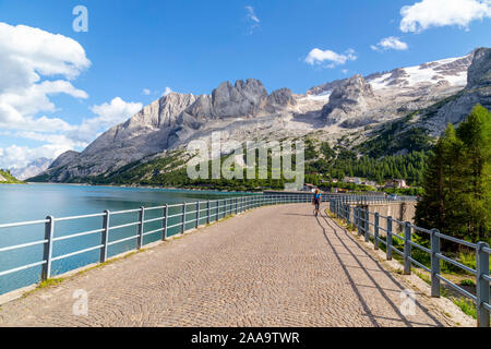 Fedaia See ist ein See im Trentino und der Provinz Belluno, Italien. Stockfoto