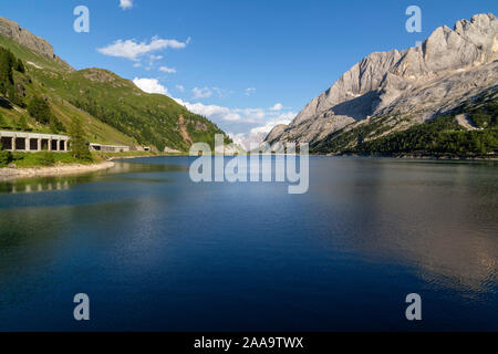 Fedaia See ist ein See im Trentino und der Provinz Belluno, Italien. Stockfoto