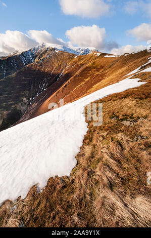 Winter Lake District Berglandschaft Skalen fiel die schneebedeckten Gipfel des Blencathra/Saddleback eine der Lakeland Fells in Cumbria Stockfoto