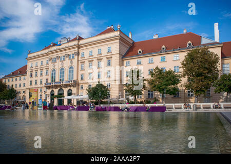 Wien, Österreich - 17. September 2019: Museumsquartier oder MQ oder Museen Quartier ist im Zentrum. Museumsquartier ist die Heimat von Anlagen zu f Stockfoto