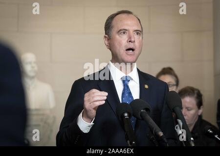 November 20, 2019, Washington, District of Columbia, USA: Vorsitzender des Geheimdienstausschusses ADAM SCHIFF (D-CA) hält eine Pressekonferenz in der Lobby des Longworth House Bürogebäude während einer Unterbrechung der Verhandlung mit dem Zeugnis Botschafter Gordon Sondland, November 20, 2019 (Bild: © Douglas Christian/ZUMA Draht) Stockfoto