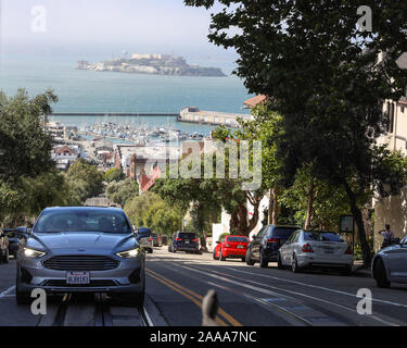 Blick auf Alcatraz von Seilbahn auf Russian Hill Stockfoto