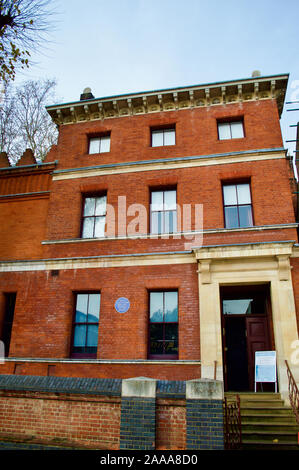 Der Eingang zum Leighton House Museum in London, Großbritannien Stockfoto