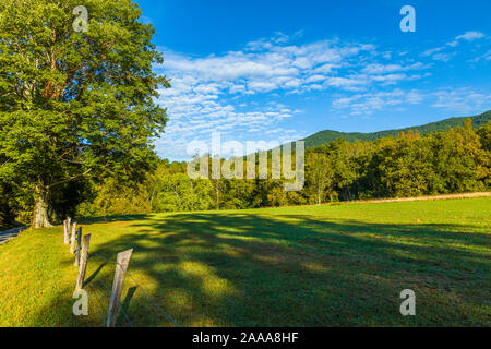 Landschaft von Cades Cove in der Great Smoky Mountains National Park in Tennessee in den Vereinigten Staaten Stockfoto