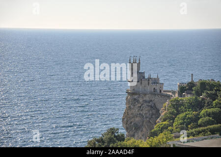 Die märchenhaften Schwalbennest Schloss und das Schwarze Meer am frühen Morgen in Gaspra Stockfoto