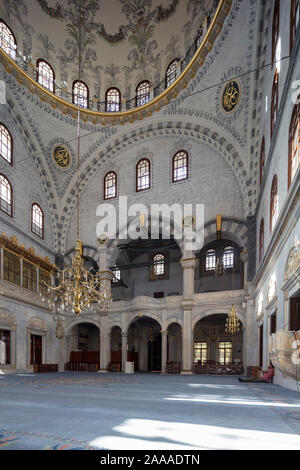 Innenraum des Gebets Halle Nusretiye Moschee, Tophane, Beyoglu, Istanbul, Türkei Stockfoto