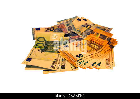 Papier Euro-Banknoten in einem Haufen mit einem weißen Hintergrund. Fähigkeit, ihren Text oder Nachricht geben Sie auf der Seite. Stockfoto