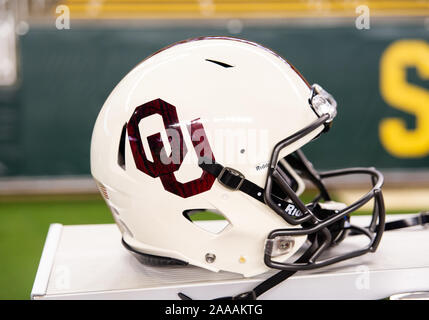 Waco, Texas, USA. 16 Nov, 2019. Oklahoma Sooners Helm, bevor Sie die erste Hälfte des NCAA Football Spiel zwischen Oklahoma Sooners und der Baylor Bären an McLane Stadion in Waco, Texas. Matthew Lynch/CSM/Alamy leben Nachrichten Stockfoto