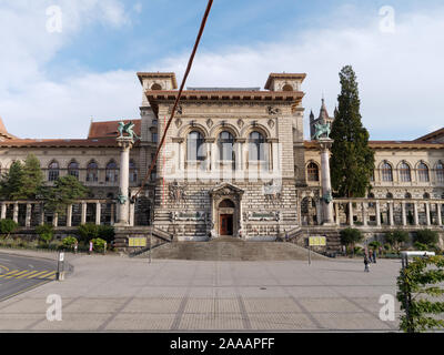 Palais de Rumine, ein Gebäude aus dem 19. Jahrhundert in der Florentiner Renaissance Stil und Palace de la Riponne. Stockfoto