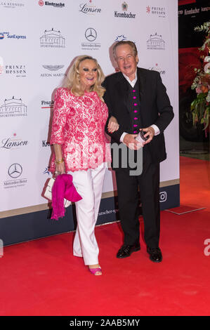 Max Schautzer mit Ehefrau Gundel Lauffer beim 38. Deutschen SportpresseBall 2019 in der Alten Oper. Frankfurt, 09.11.2019 Stockfoto