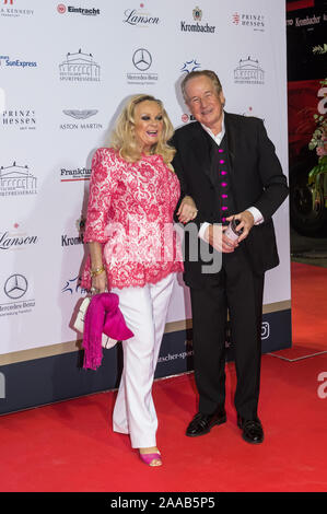 Max Schautzer mit Ehefrau Gundel Lauffer beim 38. Deutschen SportpresseBall 2019 in der Alten Oper. Frankfurt, 09.11.2019 Stockfoto