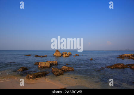 St. Mary's Island ist berühmt für seine Basalt Felsformationen (Karnataka, Indien) Stockfoto