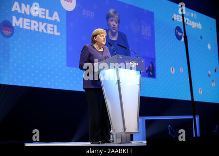 (191121) - Zagreb, November 21, 2019 (Xinhua) - die Deutsche Bundeskanzlerin Angela Merkel eine Rede am ersten Tag der Europäischen Volkspartei (EVP) Kongress in Zagreb, Kroatien, Nov. 20, 2019. Evp gewählt, der scheidende Präsident des Europäischen Rates Donald Tusk zum neuen Führer am jährlichen Kongress hier am Mittwoch Nacht. (Goran Stanzl/Pixsell über Xinhua) Stockfoto