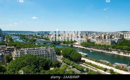 Blick auf die Stadt mit Seine, Blick vom Eiffelturm, Paris, Frankreich Stockfoto