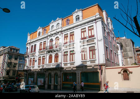 Art Nouveau Gebäude auf der Rua de Passos Manuel und Santa Catarina, Porto, Portugal Stockfoto