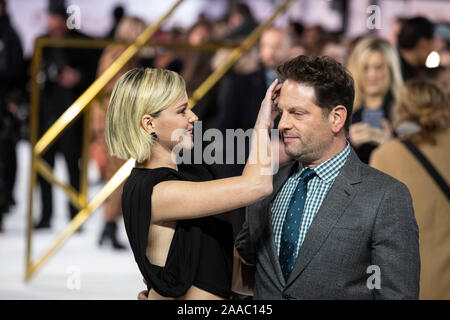 Curzon Mayfair, London, Großbritannien. Nov, 2019 20. Charlie's Angels UK Film Premiere, Director Elizabeth Banks mit Ehemann Max Handelman. Credit: Jeff Gilbert/Alamy leben Nachrichten Stockfoto