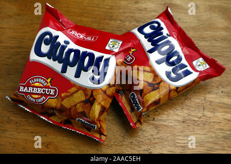 ANTIPOLO CITY, Philippinen - November 20, 2019: Beliebte Snacks Chips in Folie verpackt. Stockfoto